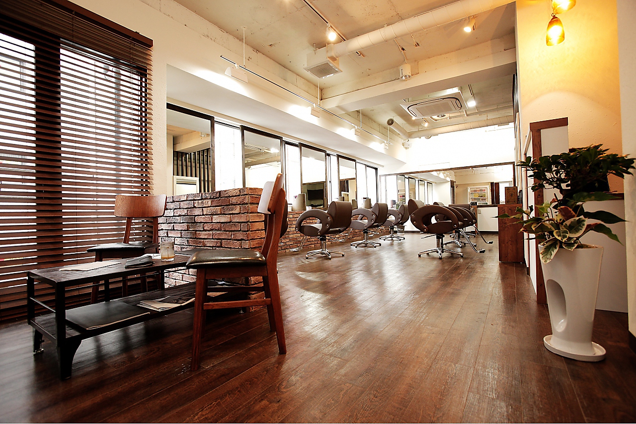 little&times;Lien（リトル&times;リアン）新宿南口店店舗内装写真