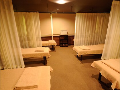 LAMOANA（ラモアナ）梅田堂山店店舗内装写真