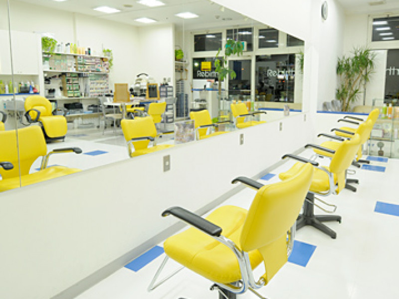 リバース 大東店店舗内装写真