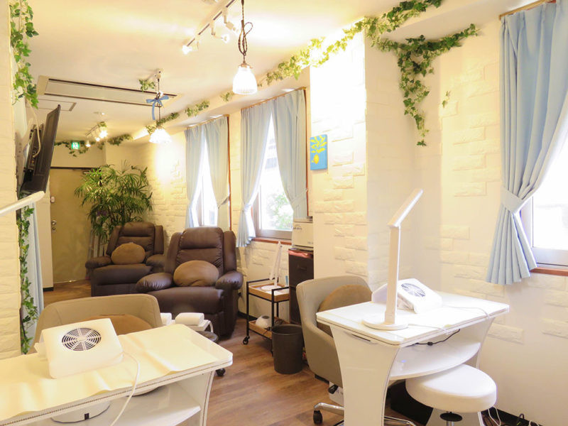 Elixir Nail（エリクサーネイル）西武新宿店店舗内装写真