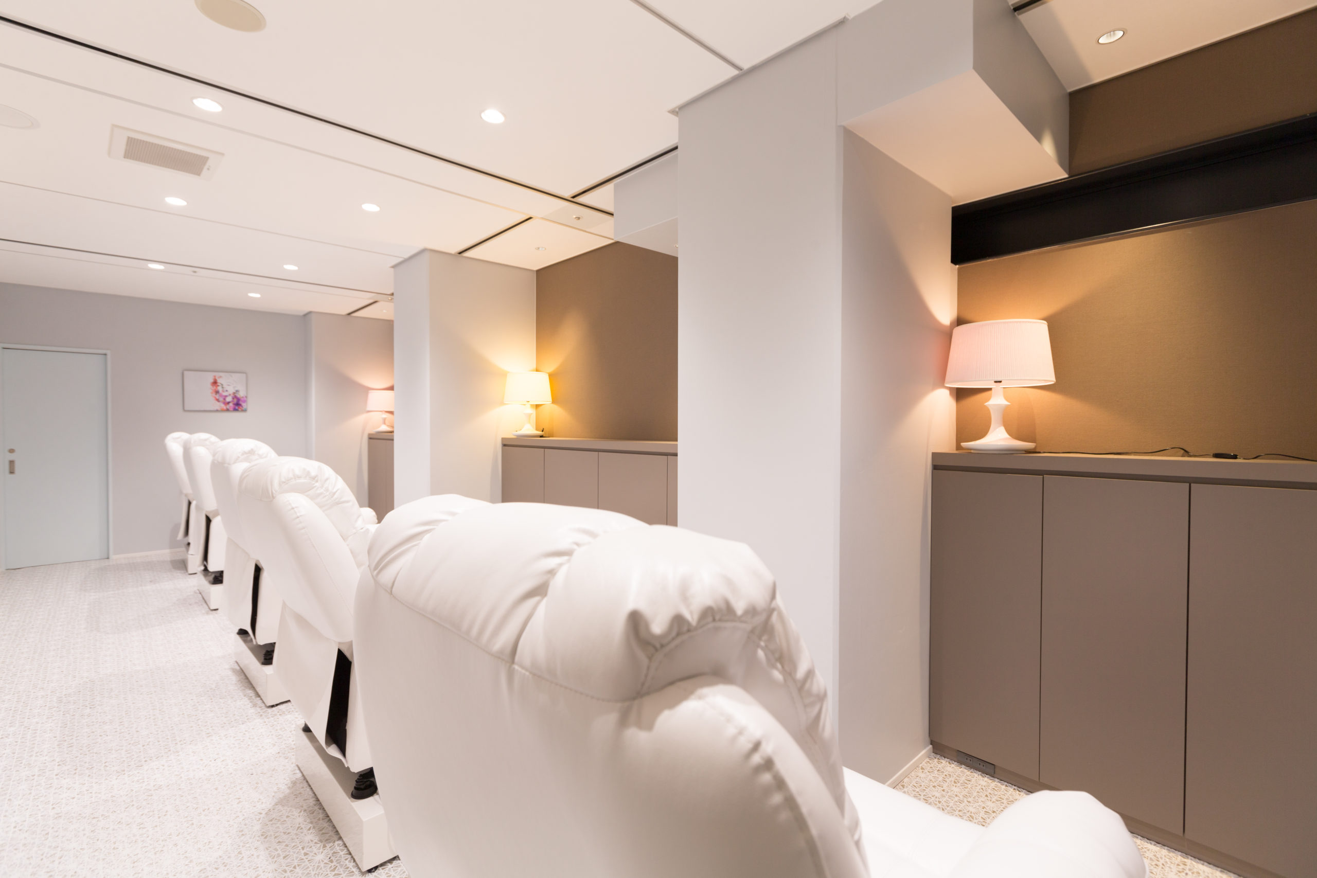 Eye AVANCE.（アイアヴァンス） 西梅田店　店舗内装写真