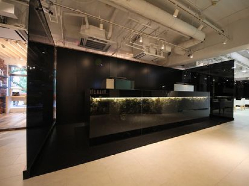 QUEEN&rsquo;S GARDEN （クイーンズガーデン）心斎橋店舗内装写真