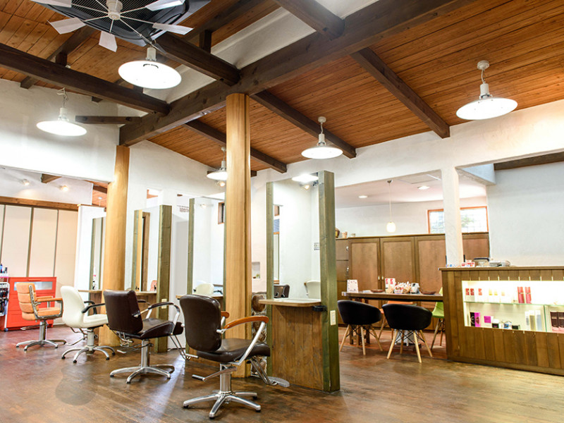 UHair（ゆう美容室）桃花台店店舗内装写真