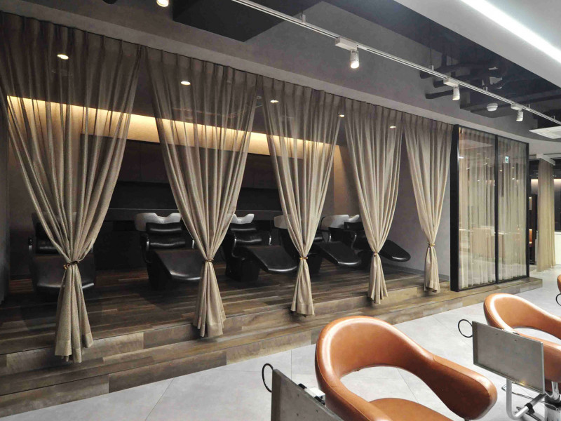 soin de brace&times;nail salon Coffret心斎橋店（ソワン ドゥ ブレス）店舗内装写真