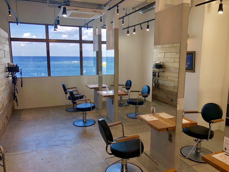 La fith hair pepo 北谷店（ラフィス ヘアーペポ）店舗内装写真