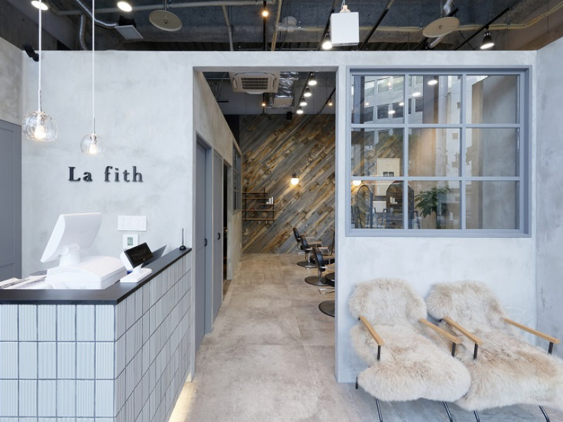 La fith hair white 倉敷店（ラフィス ヘアーホワイト）店舗内装写真