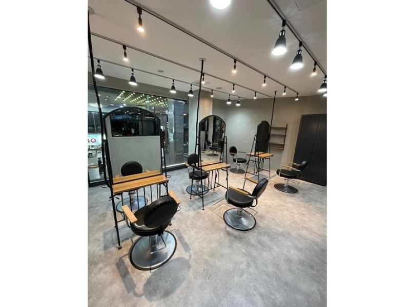 La fith hair chill 松山大街道店（ラフィス ヘアーチル）店舗内装写真