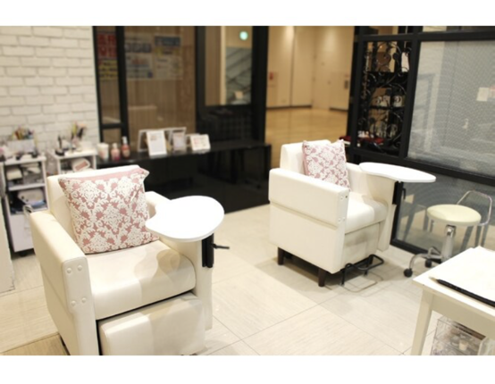 HAIR & NAIL MUSE（ミューズ）新浦安店店舗内装写真