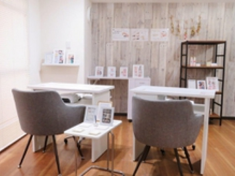 Lily（リリ）博多店店舗内装写真