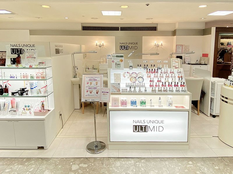 NAILS UNIQUE（ネイルズユニーク）岡山高島屋店店舗内装写真