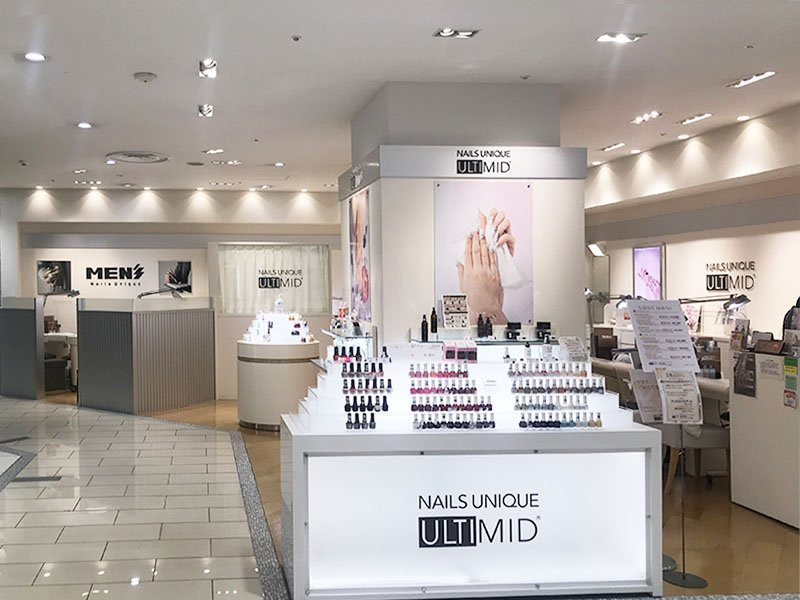 NAILS UNIQUE（ネイルズユニーク）星ヶ丘三越店店舗内装写真