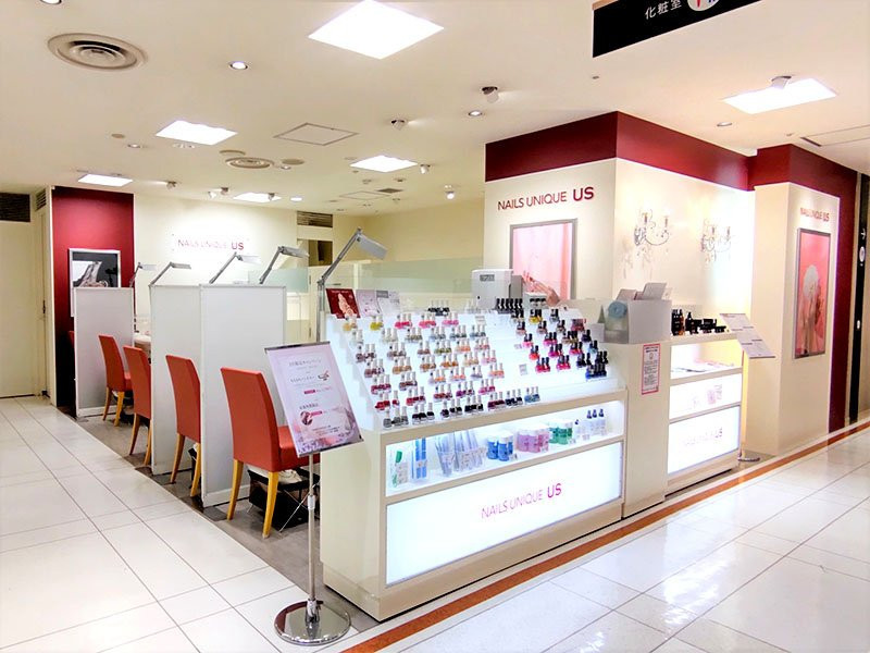 NAILS UNIQUE（ネイルズユニーク）京都大丸店店舗内装写真