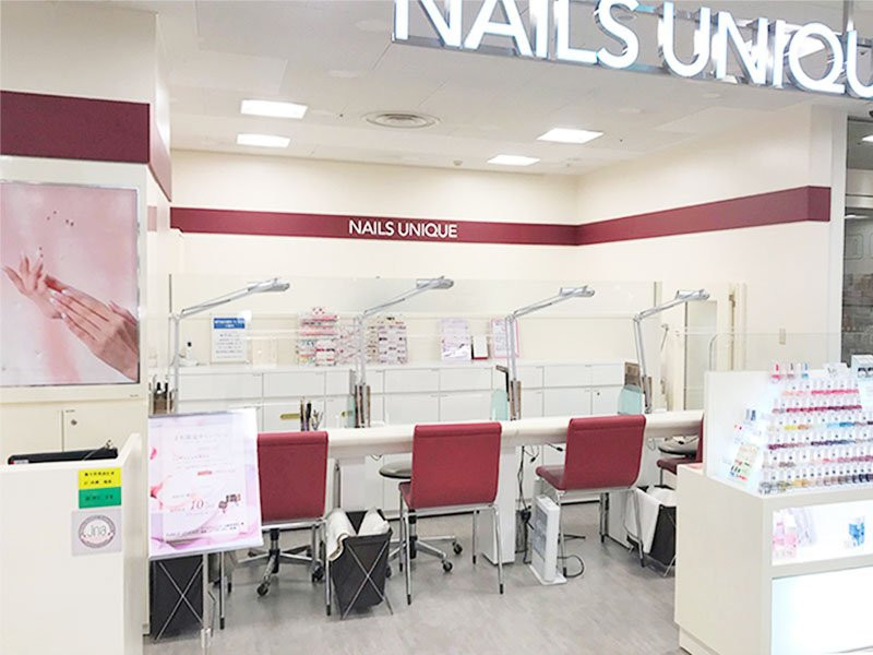 NAILS UNIQUE（ネイルズユニーク）近鉄草津店店舗内装写真