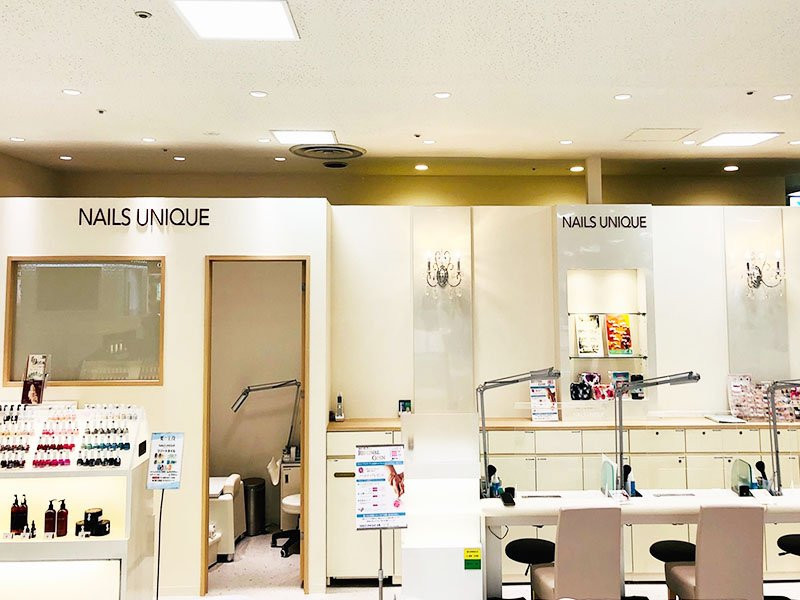 NAILS UNIQUE（ネイルズユニーク）松山三越店店舗内装写真