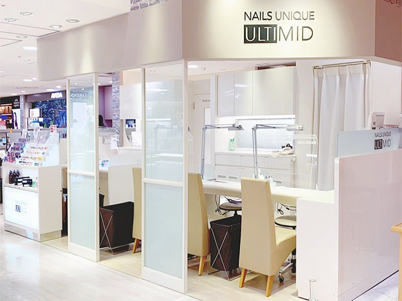 NAILS UNIQUE（ネイルズユニーク）大阪高島屋店店舗内装写真