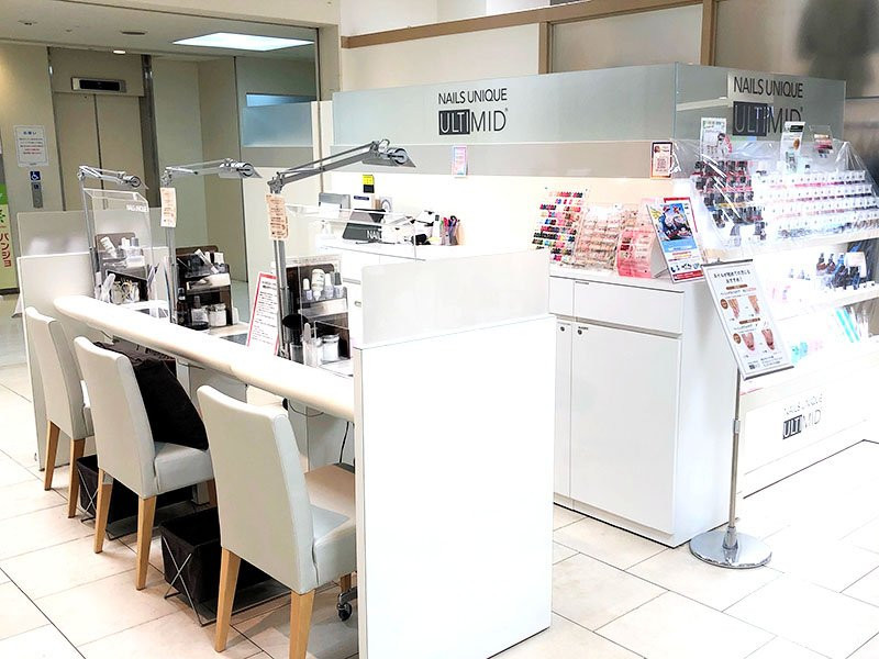 NAILS UNIQUE（ネイルズユニーク）泉北高島屋店店舗内装写真