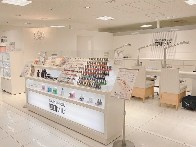 NAILS UNIQUE（ネイルズユニーク）静岡伊勢丹店店舗内装写真