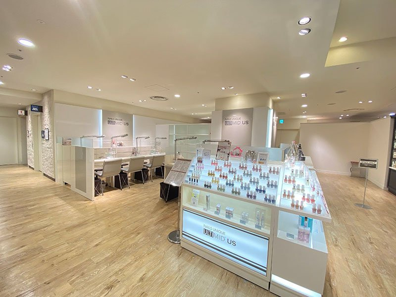 NAILS UNIQUE（ネイルズユニーク）阪神百貨店梅田本店店舗内装写真