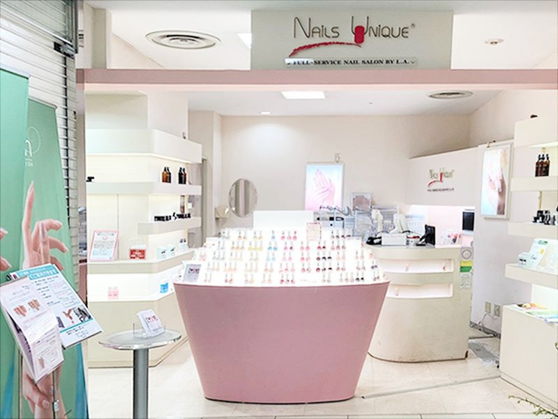 NAILS UNIQUE（ネイルズユニーク）池袋東武店店舗内装写真