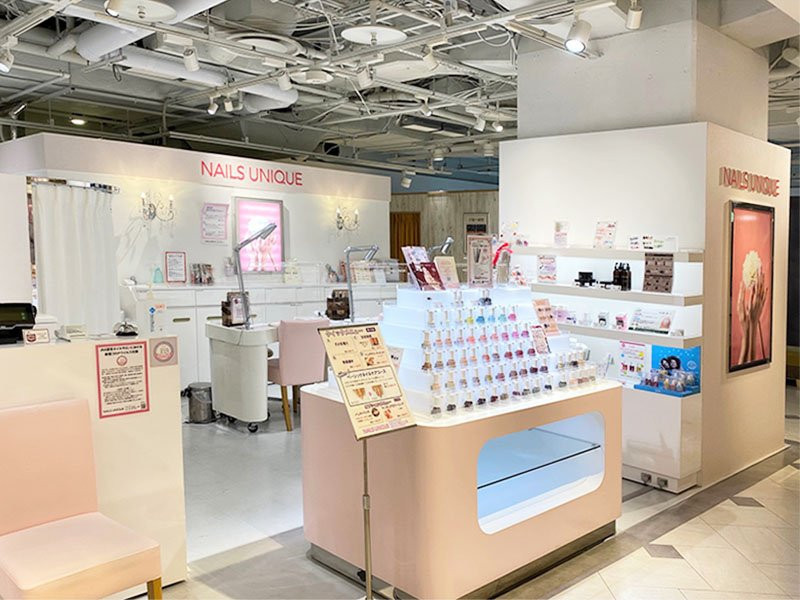 NAILS UNIQUE（ネイルズユニーク）マルイシティ横浜店店舗内装写真