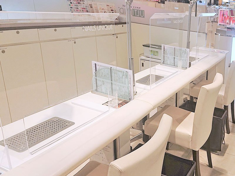 NAILS UNIQUE（ネイルズユニーク）西宮阪急店店舗内装写真