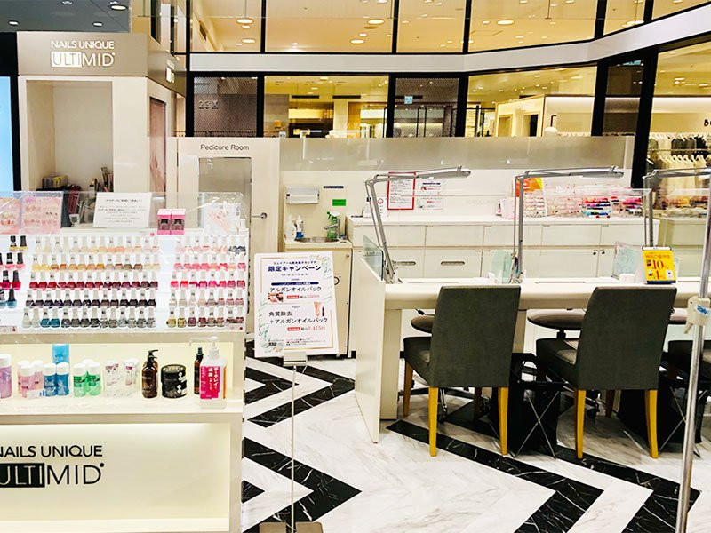 NAILS UNIQUE（ネイルズユニーク）ジェイアール名古屋タカシマヤ店店舗内装写真