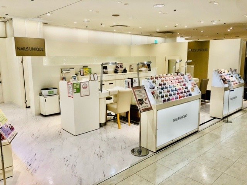 NAILS UNIQUE（ネイルズユニーク）橿原近鉄店店舗内装写真