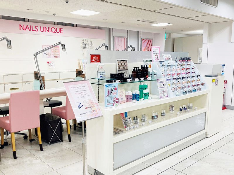 NAILS UNIQUE（ネイルズユニーク）船橋東武店店舗内装写真