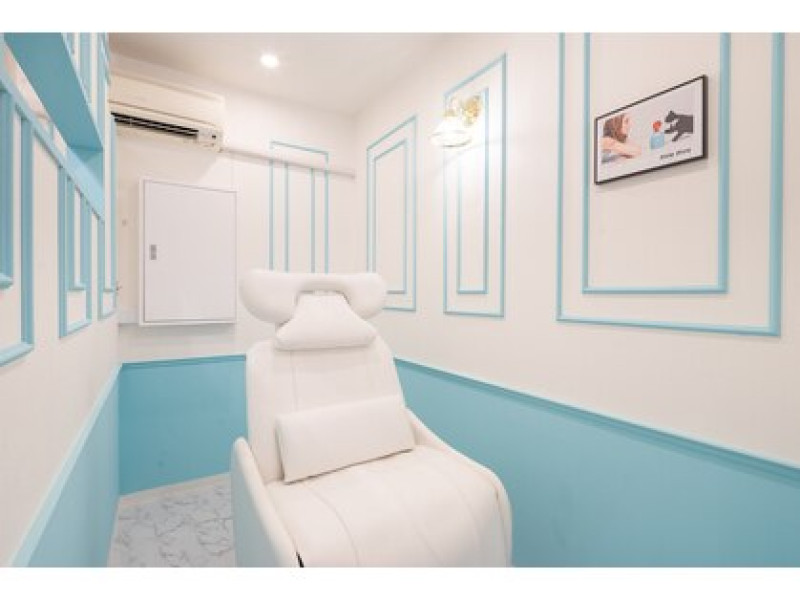 LAURENT Eyelash & Nail（ローラント）店舗内装写真