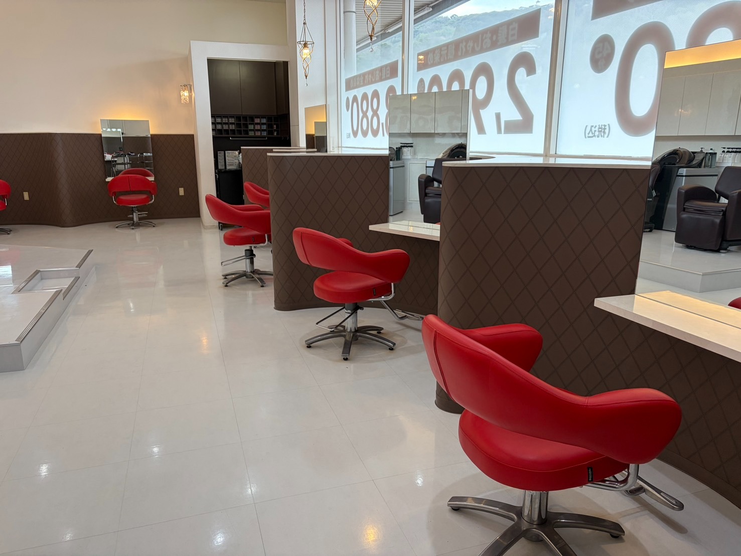 いつカラ　ミスターマックス西大分店店舗内装写真