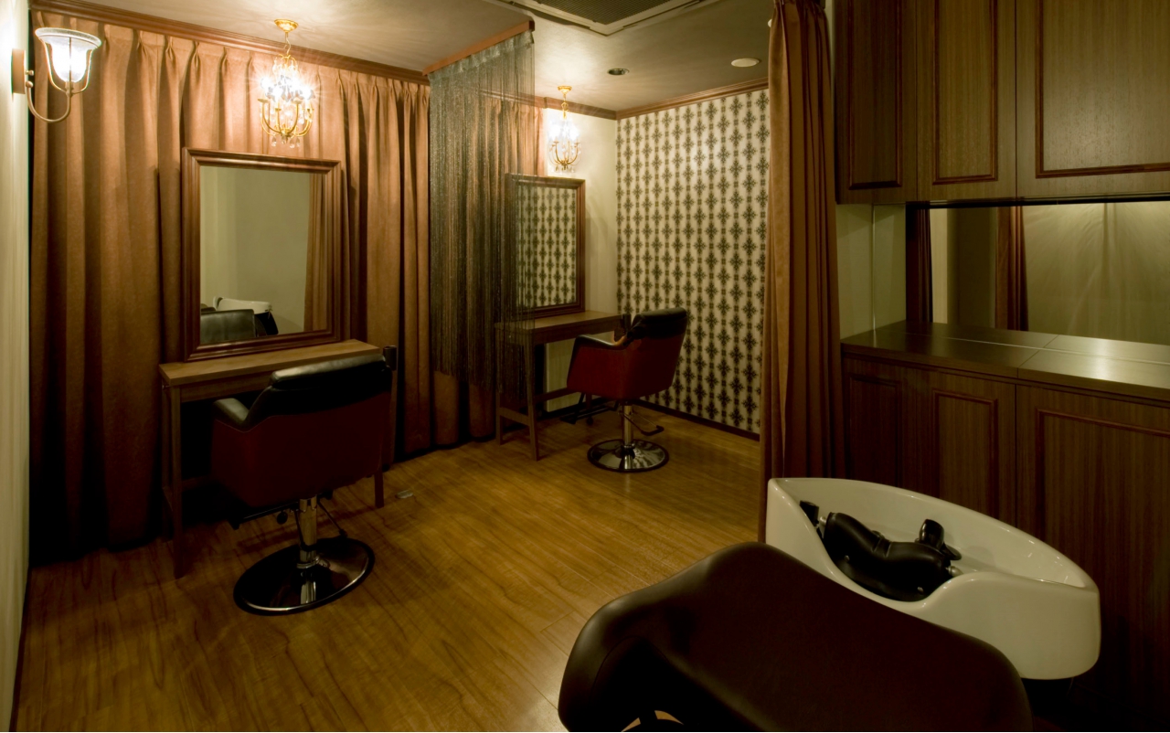 prier&times;kew hair（プリエコラボキューヘア）店舗内装写真