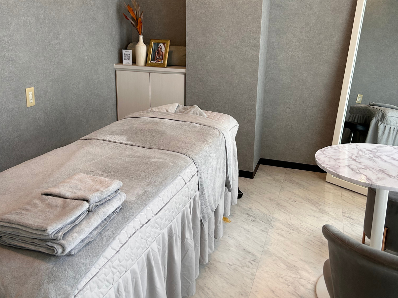 バストアップ専門店 Well Bust（ウェルバスト）福岡天神店店舗内装写真