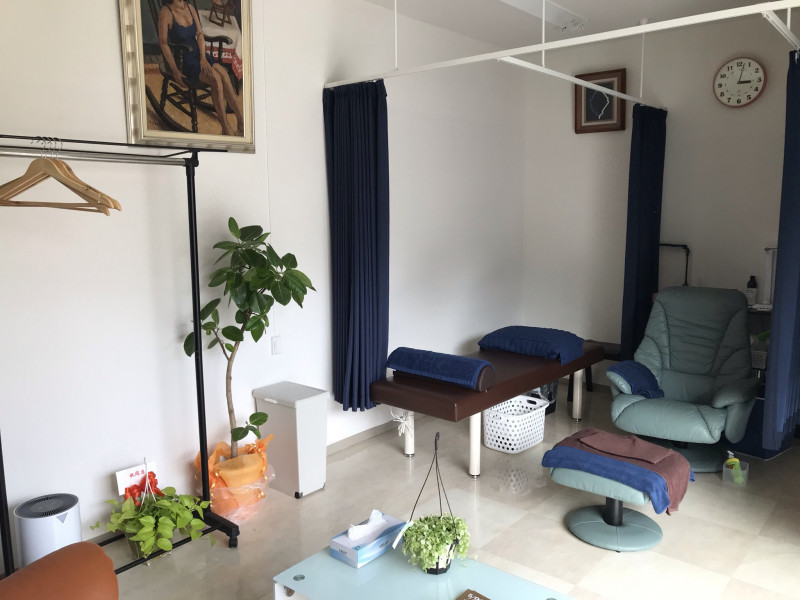 リラクゼーションサロン「R」													店舗内装写真