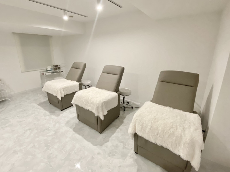 momo（モモ）京橋店舗内装写真