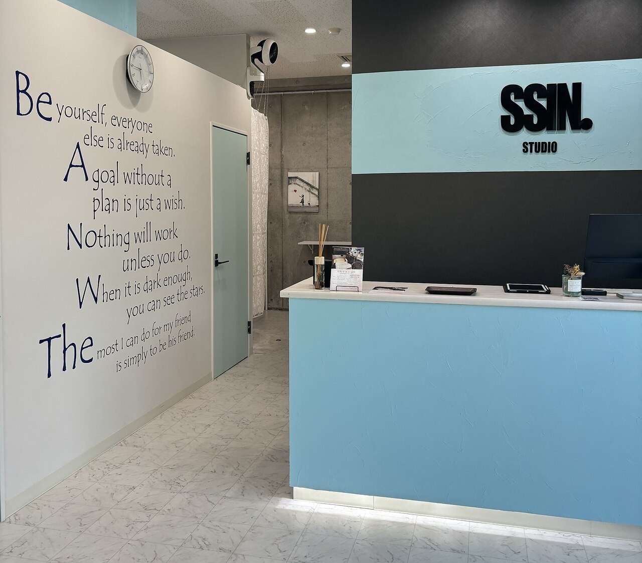 まつ毛パーマ＆眉毛サロン SSIN STUDIO（シーン スタジオ）新宿店店舗内装写真