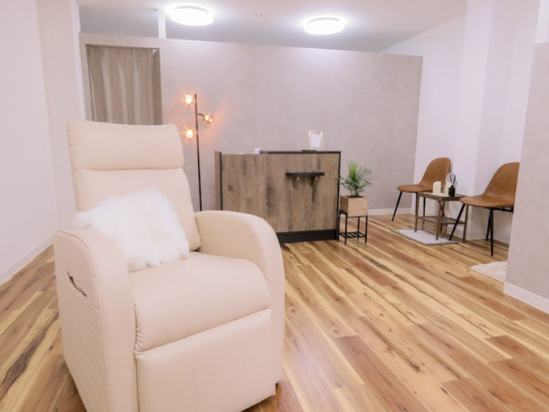 THE BALM（ザ バーム）藤沢店店舗内装写真