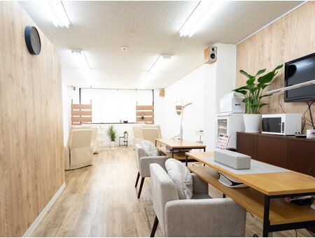 THE BALM（ザ バーム）津田沼店店舗内装写真