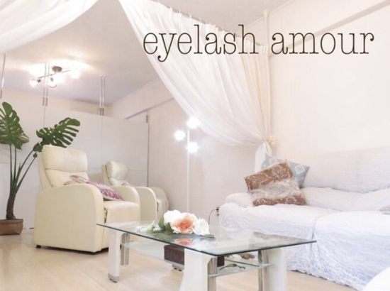 Eyelash amour（アイラッシュアムール）店舗内装写真