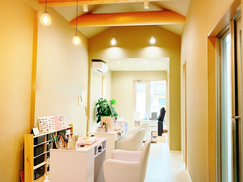 Rairia nail eyelash（ライリア ネイル＆アイラッシュ）所沢店店舗内装写真