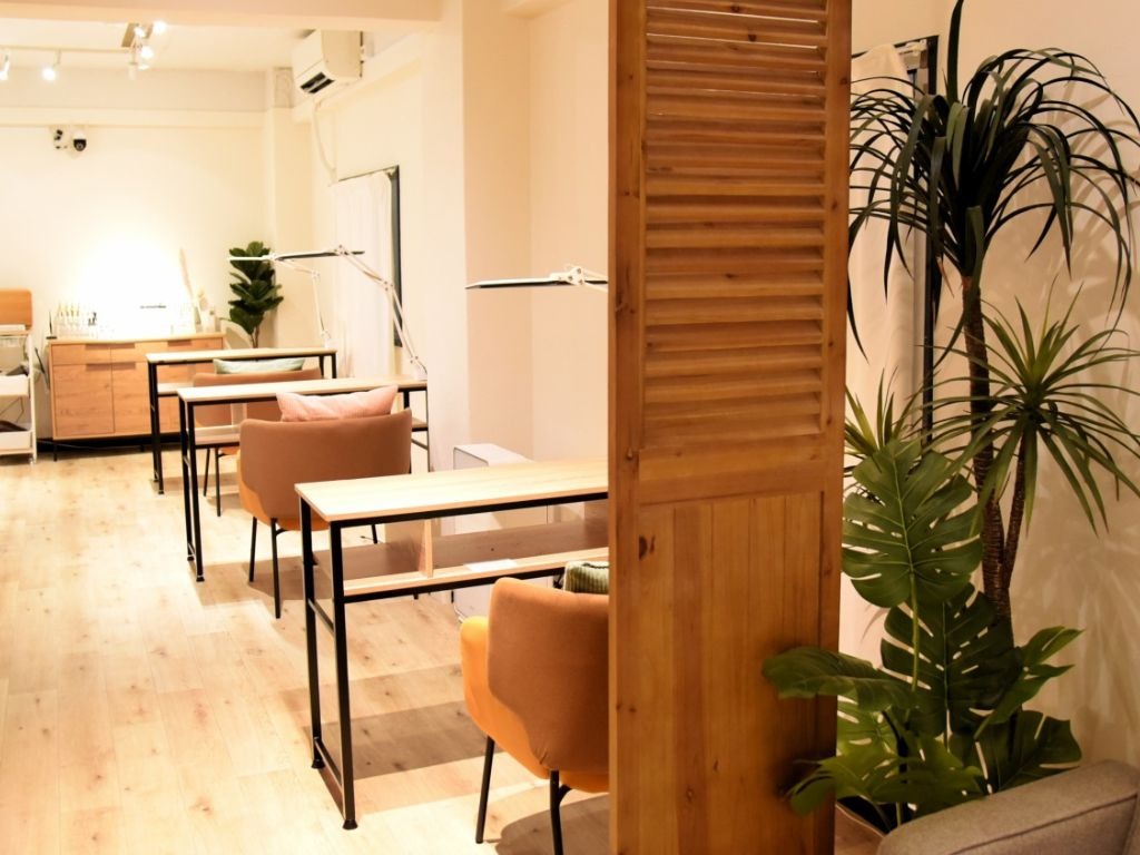 NAIL SALON CAMELOT（ネイルサロンキャメロット）東京駅八重洲北口店店舗内装写真