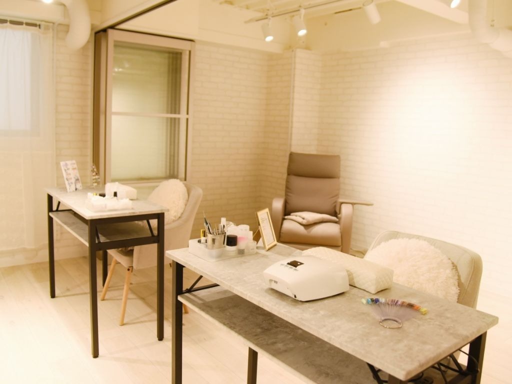 NAIL SALON CAMELOT（ネイルサロンキャメロット）横浜店店舗内装写真