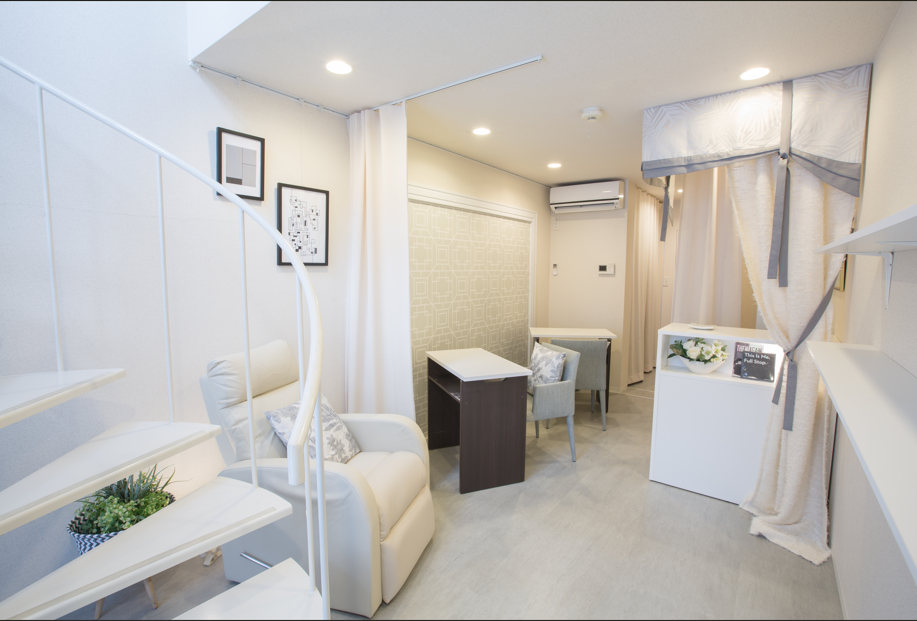 NAIL SALON CAMELOT（ネイルサロンキャメロット）池袋店店舗内装写真