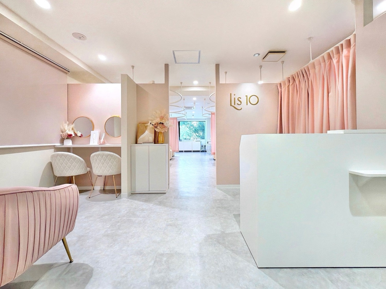 Lis10（リステン）表参道店店舗内装写真