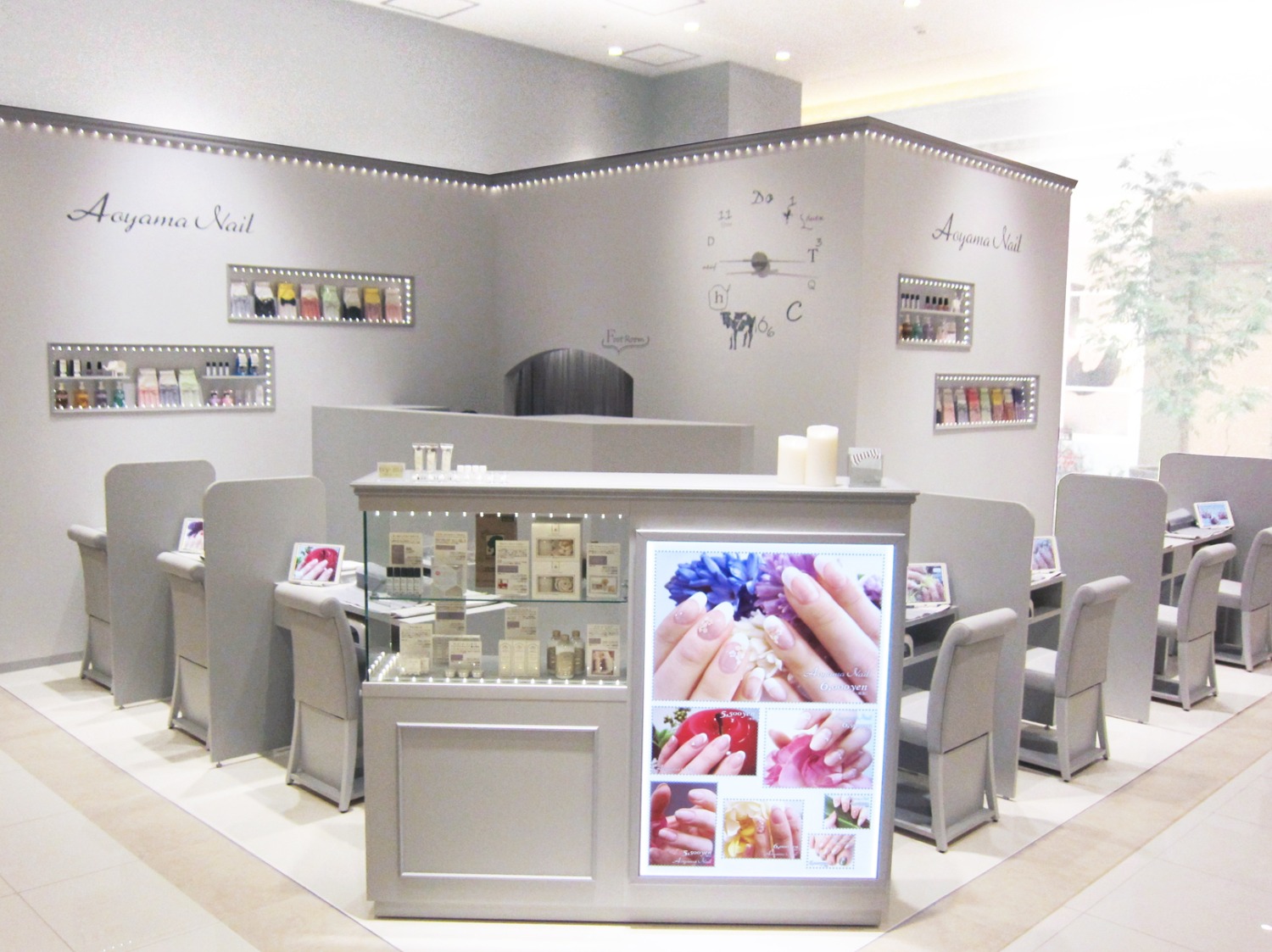 青山ネイル（アオヤマネイル）グランツリー武蔵小杉店店舗内装写真