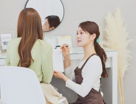 lorraine BROW（ロレインブロウ）溝の口店店舗内装写真