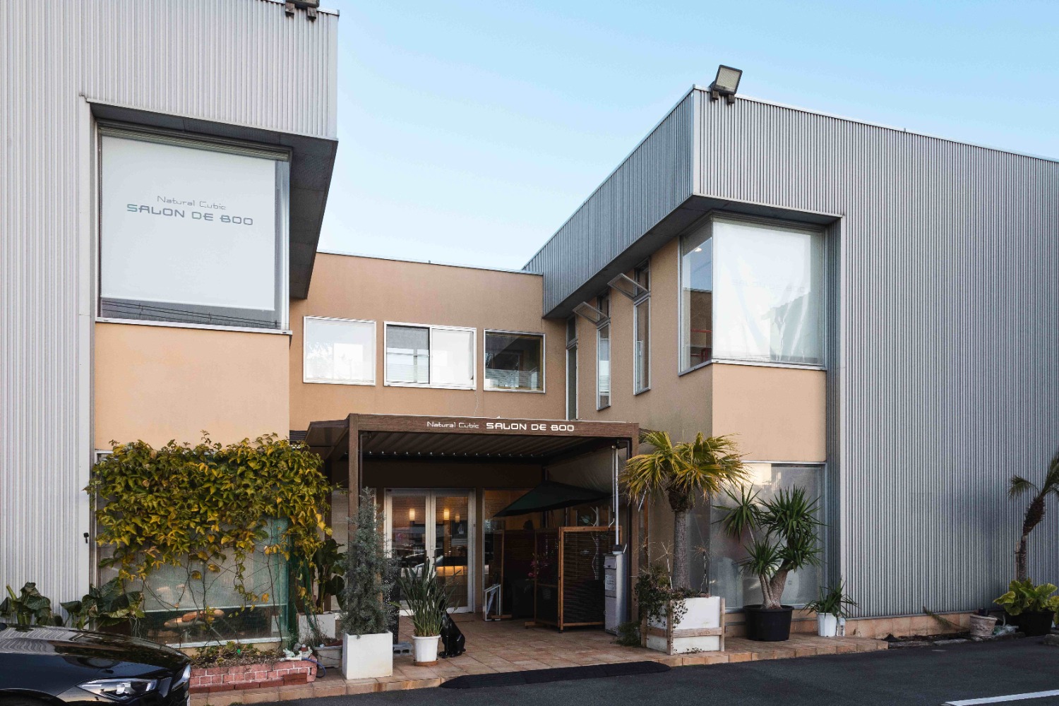 サロンドブー本店店舗内装写真