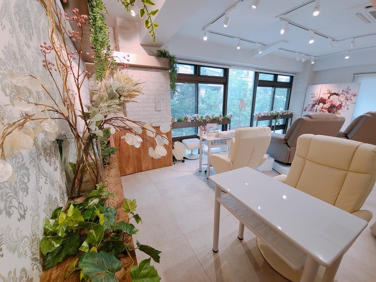 ネイル&アイラッシュ eternity（エタニティ）店舗内装写真