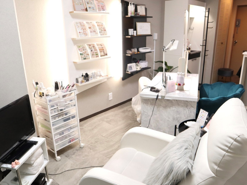  M nailsalon（エムネイルサロン）店舗内装写真