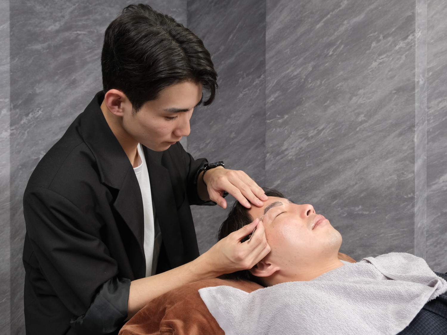 メンズ眉毛サロン 眉ラボ大宮店店舗内装写真