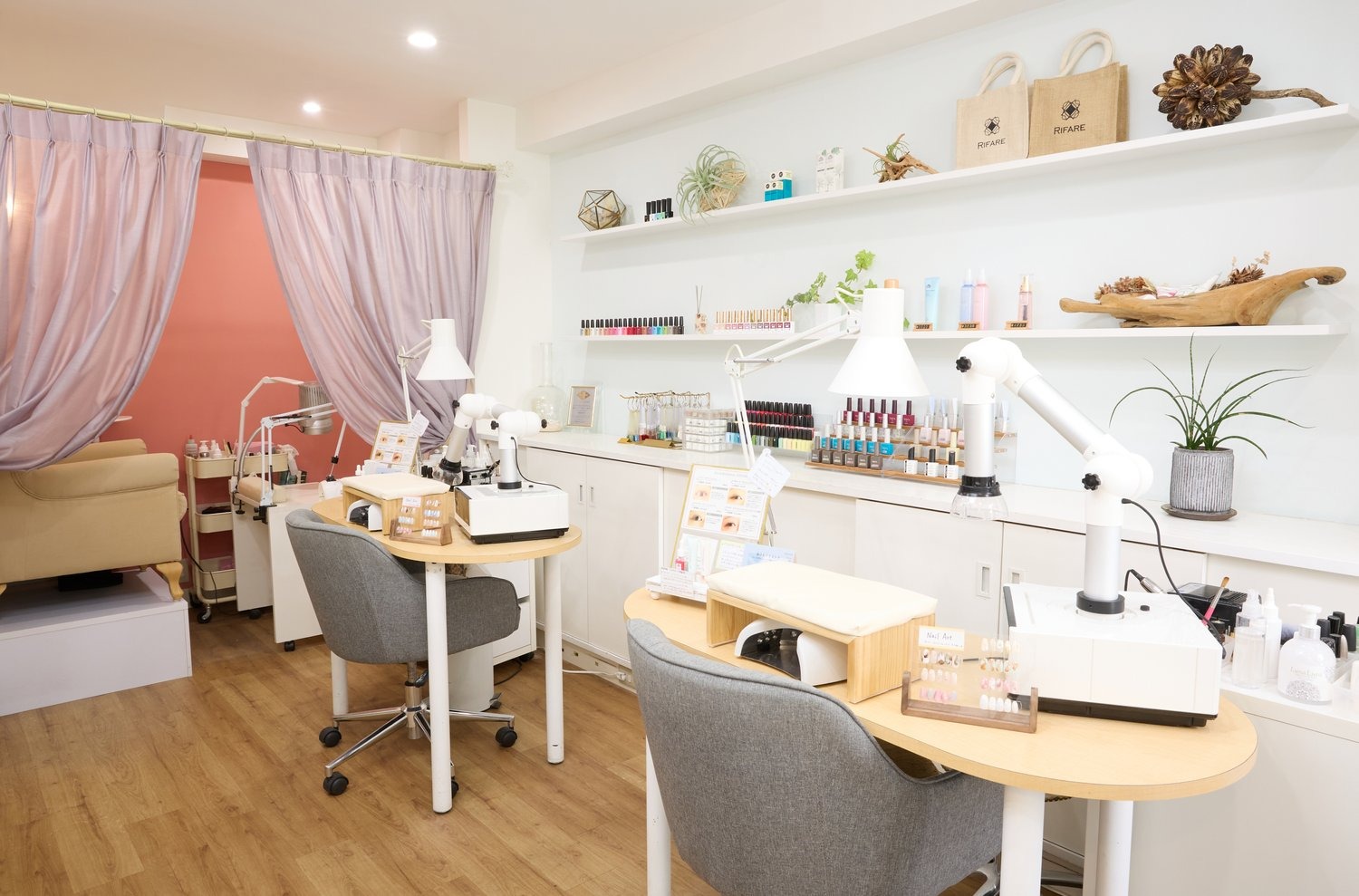深爪矯正専門ネイルサロン RIFARE（リファーレ）店舗内装写真